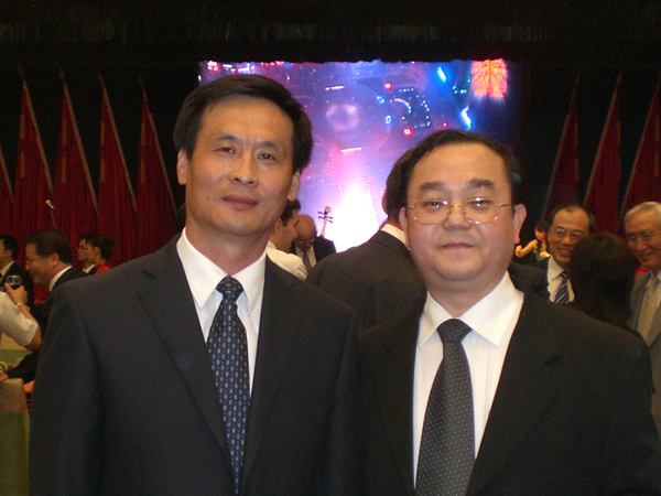 時任武漢政協(xié)主席胡曙光