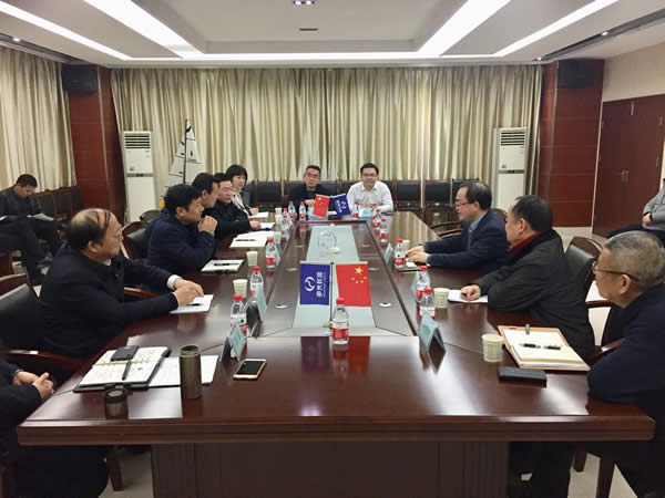 武漢市委常委、市紀(jì)委書記張曙考察新特光電