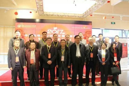 陳義紅董事長(zhǎng)出席2017中國(guó)光電產(chǎn)業(yè)創(chuàng)新發(fā)展資源對(duì)接會(huì)暨光電協(xié)會(huì)新春年會(huì)