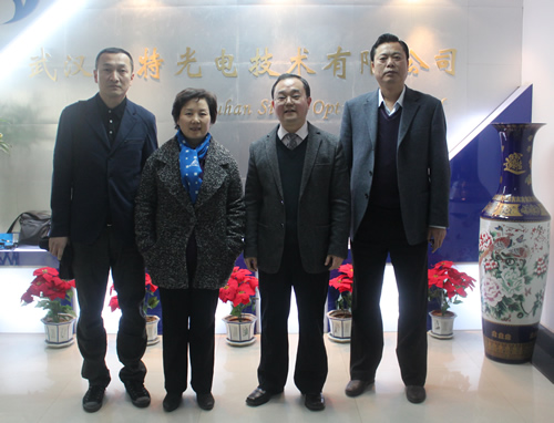 湖北省人社廳副廳長張建平、人社廳專技處調(diào)研員廖維君和田圃到我司調(diào)研